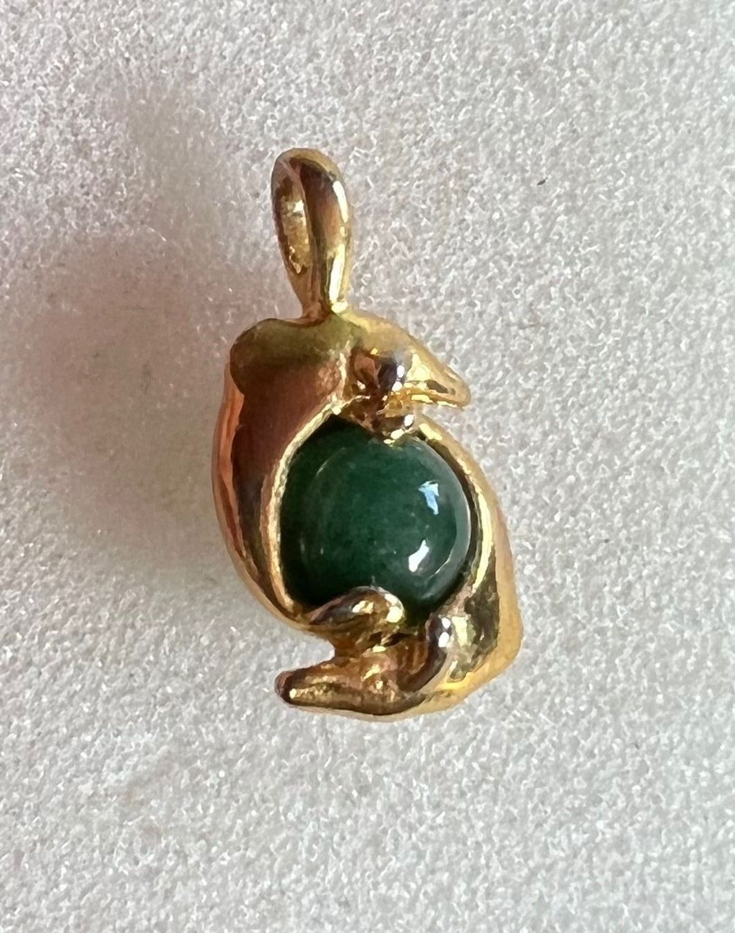 Anhänger: Pendentif forme de 2 dauphins enlaçant boule verte – Gebraucht aus Glattpark(Opfikon) von Miko3711