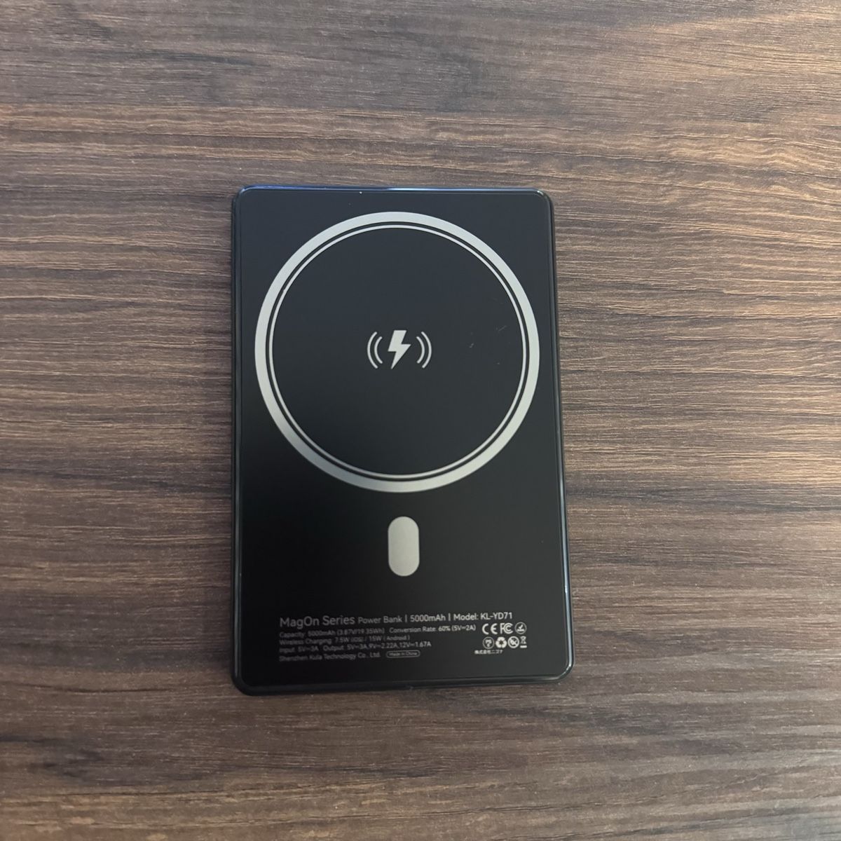 Apple Caricabatterie: Ultra Slim Powerbank 5000mAh 7.5W – Usato da Hinwil venduto da norisenya
