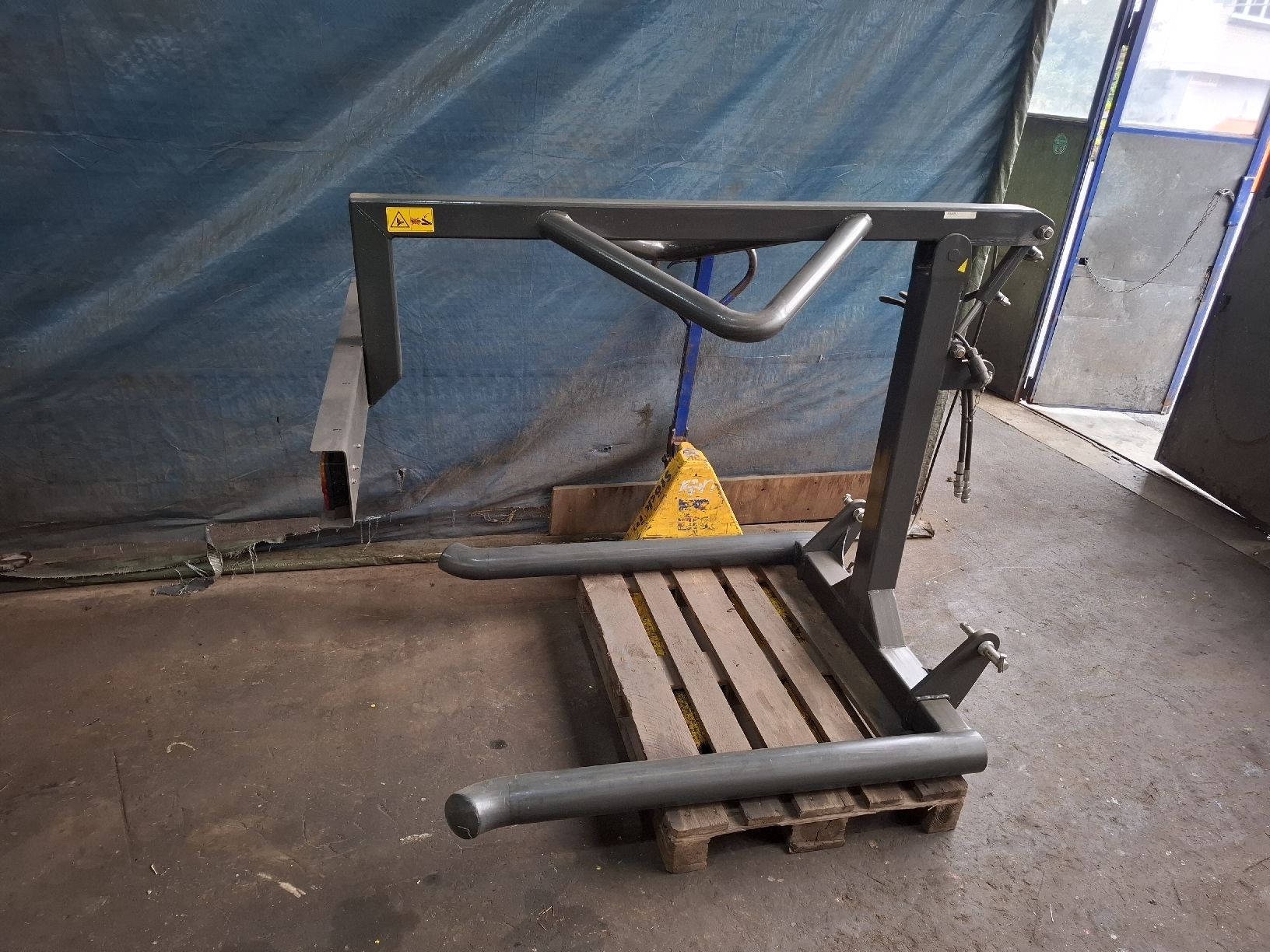 Tutte le macchine: Rundballen Transportgabel – Usato da Herisau venduto da JD81 1