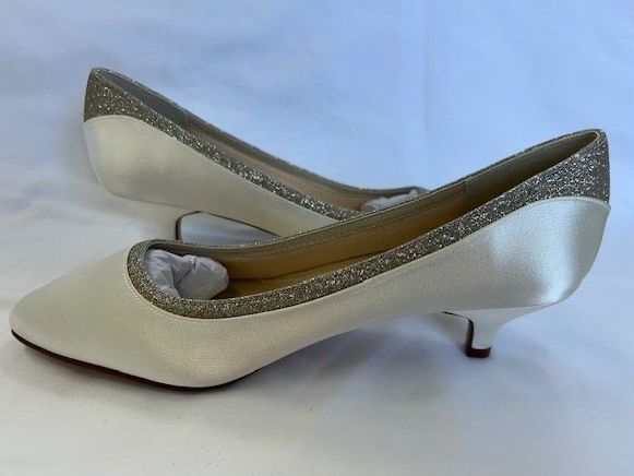Rainbow Scarpe da donna: Brautschuh Bobbie von Rainbow Gr. 5 / 38 – Nuovo (secondo la descrizione) da Rothenburg venduto da stacostaco