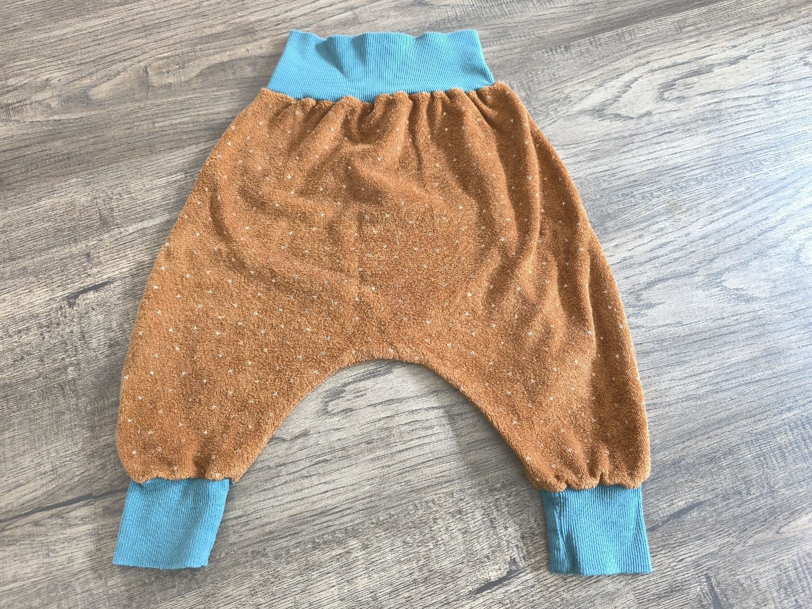 Pantaloni: Pumphose handgenäht Gr. 98 – Usato da Frauenkappelen venduto da Nickyta89