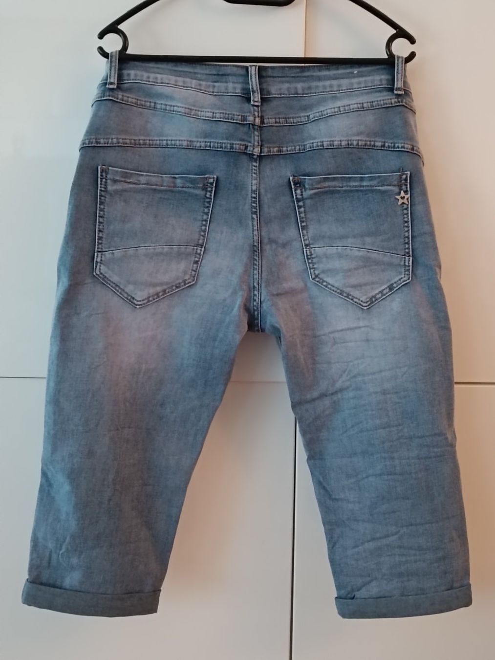 Jeans: 3/4 Jeans Grösse 44 NEU – Neu (gemäss Beschreibung) aus Schliern b. Köniz von Lanka02 2
