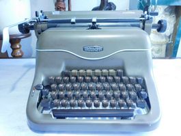 Antike Schreibmaschine TRIUMPH Marura 1951er
