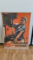 Karton Reklame 60er Jahre ,,Eng anliegende Kleidung,, (WG)
