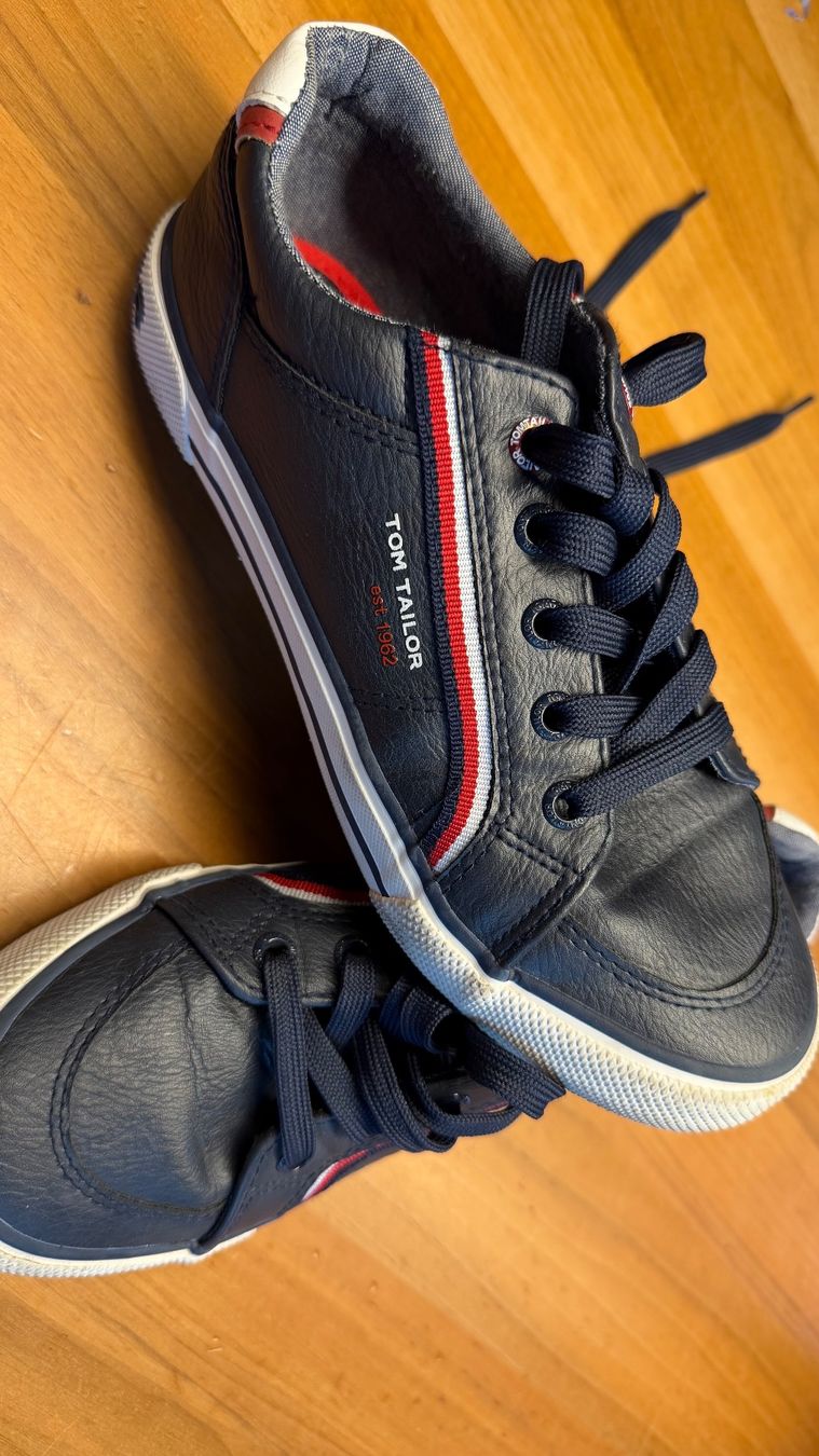 Tom Tailor Scarpe da uomo: Tom Tailor Sneakers, dunkelblau – Usato da Adligenswil venduto da swisstra 1