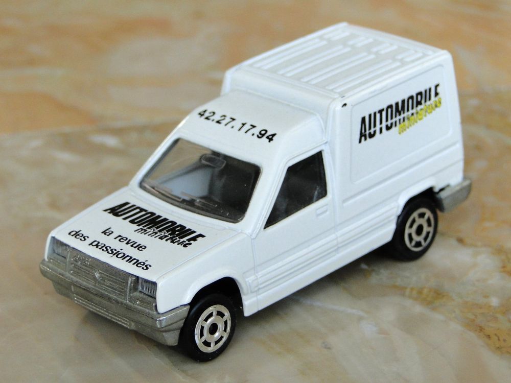 RARE MAJORETTE RENAULT Express Pub La Poste Belge 1/53 Miniature Car N