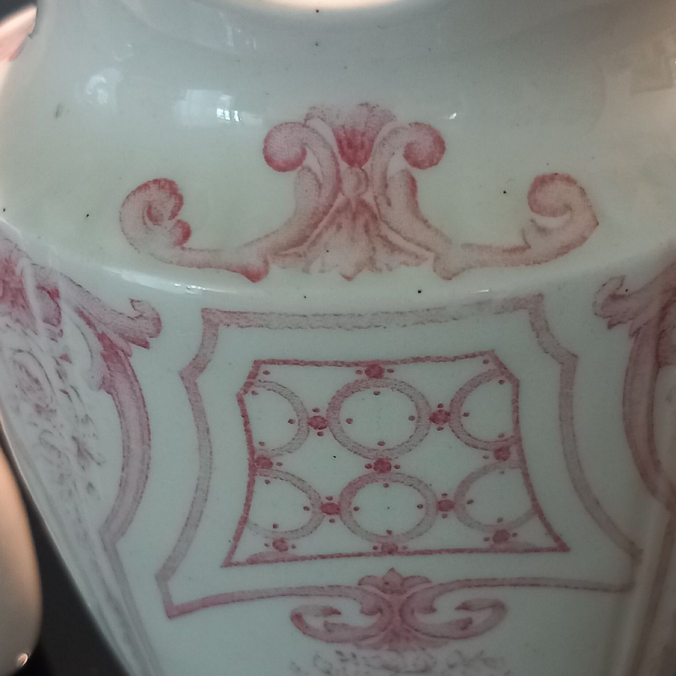 Vasi & Recipienti: Antike Vase und Brief Servietten Spender/ – Usato da Aegerten venduto da gismolini 1