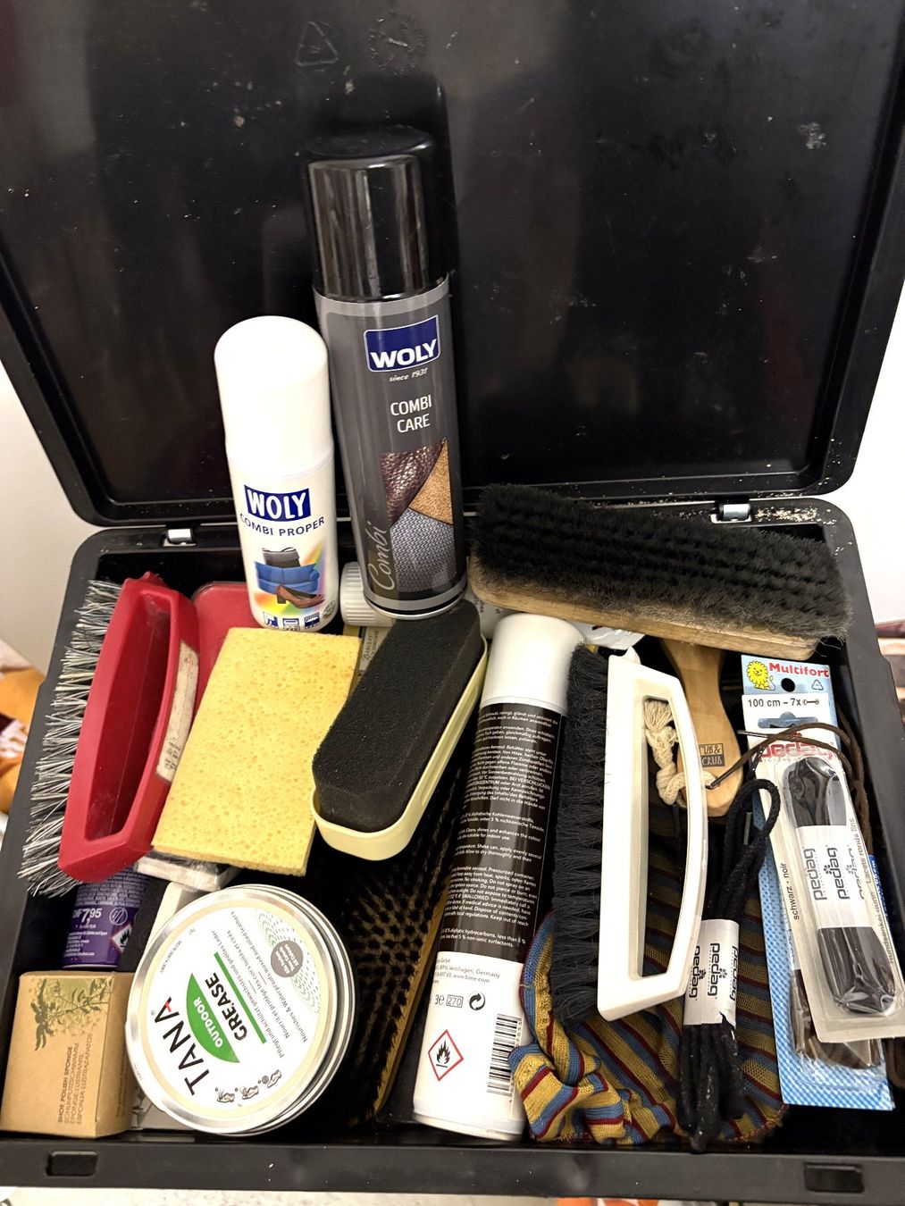Pflegeprodukte & Putzartikel: Schuhputzbox mit Inhalt – Gebraucht aus Glattbrugg von Ariel012 2
