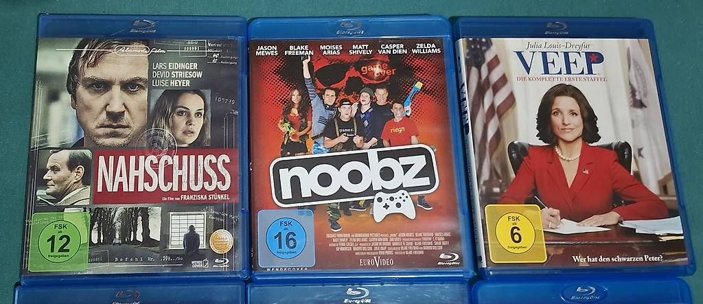 Tutti i DVDs: 12 Blu-Rays (diverse Genres, Topzustand) – Usato da Zürich venduto da apf_b8zl 1