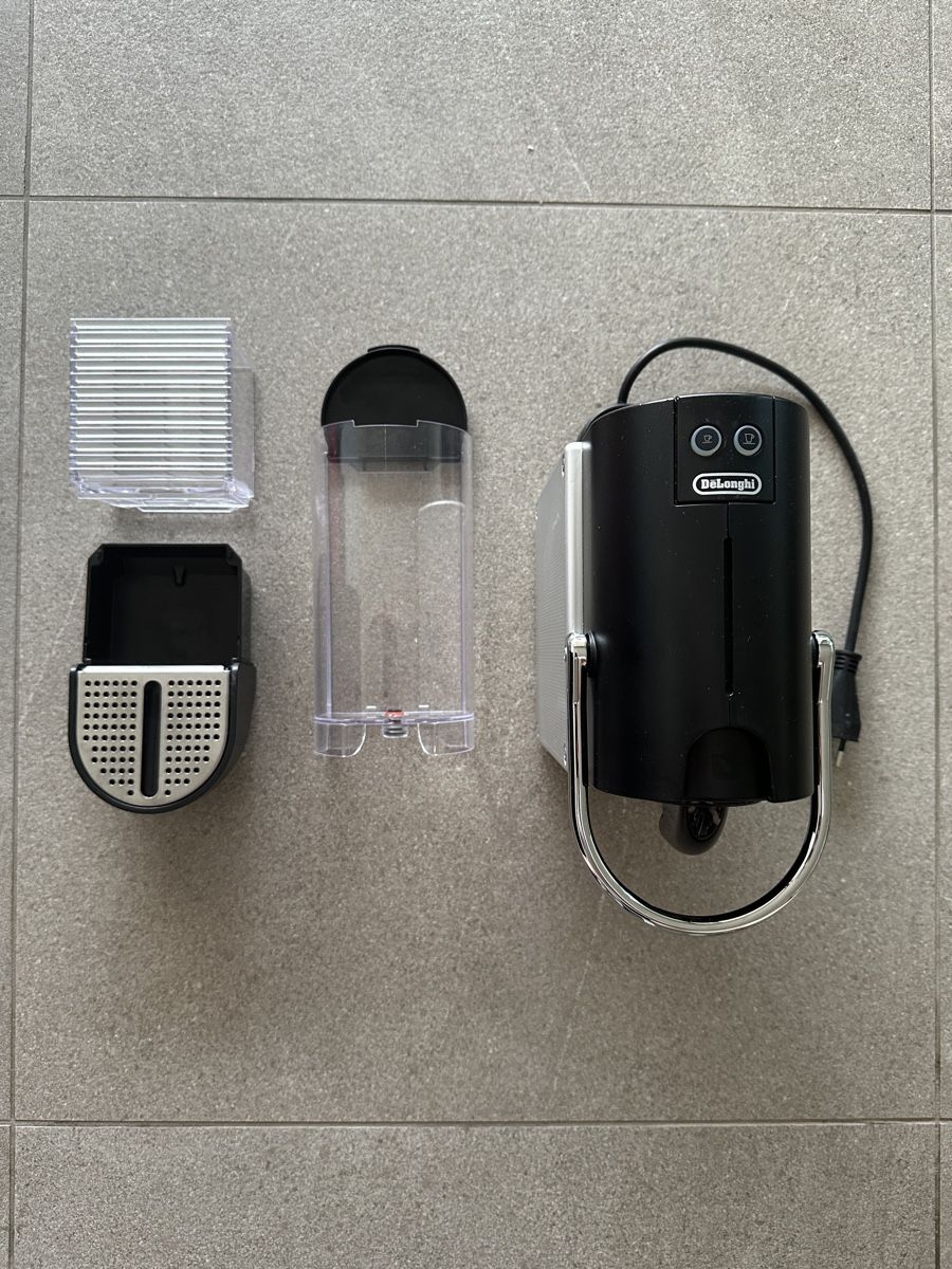 De'Longhi Macchine per caffè & Macchine per espresso: DeLonghi Nespresso Pixie EN124.s Kapselkaffee-Maschine – Usato da Baar venduto da renbee 3