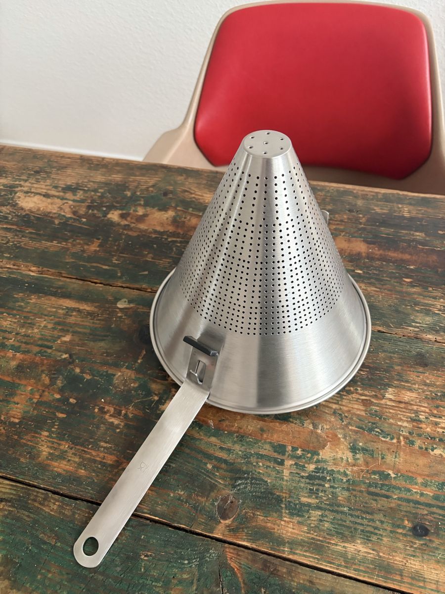 Küchengeräte: Küchensieb Neu Konischer Form mit Griff – Neu und originalverpackt aus Münchenstein von sra_jhd7 2