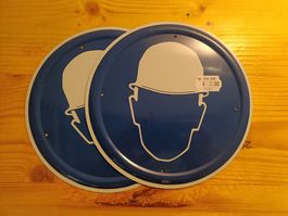 zwei Metallschilder  "Schutzhelm tragen" - Top!