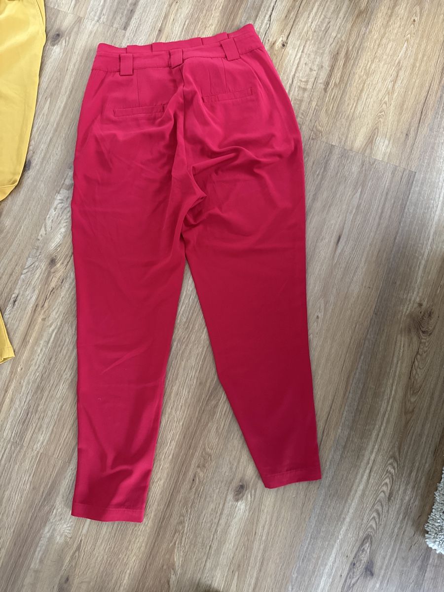 Pantaloni: Rote Stoffhose, Grösse 38 – Nuovo (secondo la descrizione) da Lachen SZ venduto da nathiisch 1