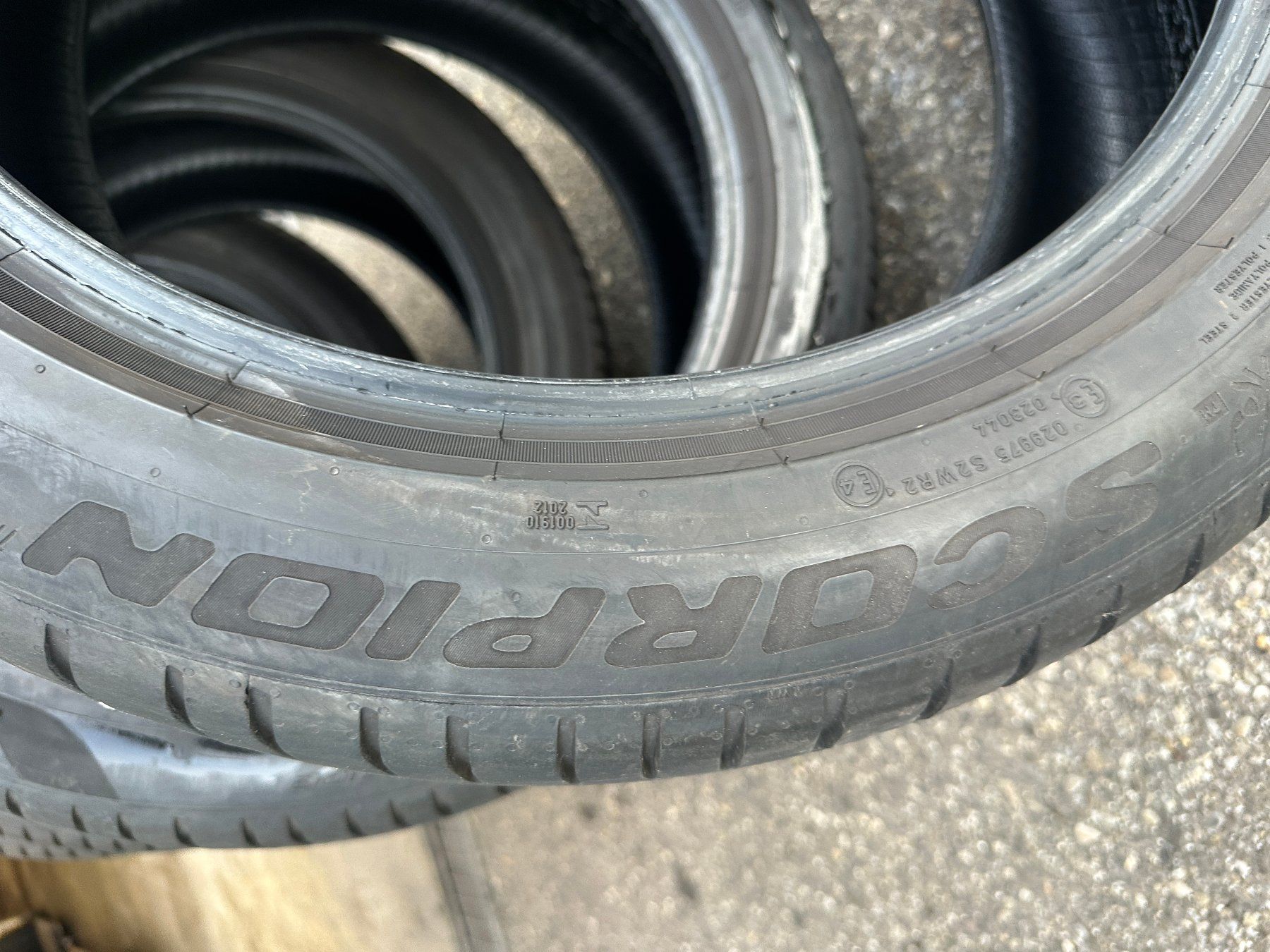 Pneus & Kompletträder: 4 Sommerreifen Pirelli scorpion 255/45 R19 100V Seal inside – Gebraucht aus Günsberg von fuerstvgb 2