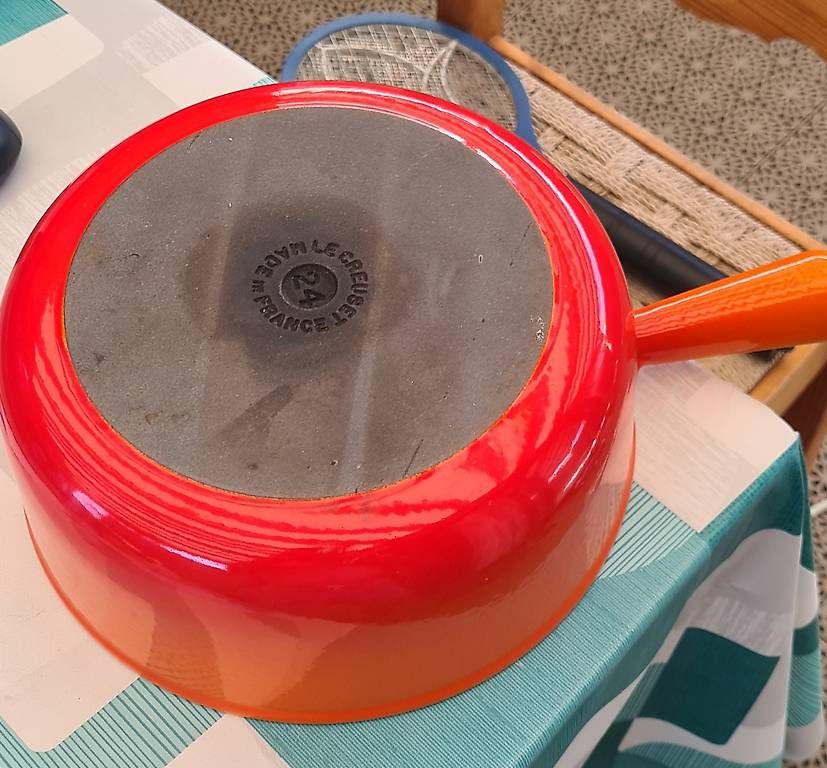 Le Creuset Pentole: Caquelon le Creuset – Usato da Estavayer-Le-Lac venduto da limo-nade 1