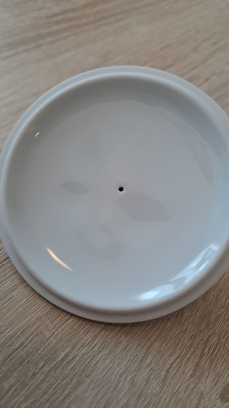 Ciotole: 1 Langenthaler Chateau weisser Deckel. – Usato da Kehrsatz venduto da Kevin4 2