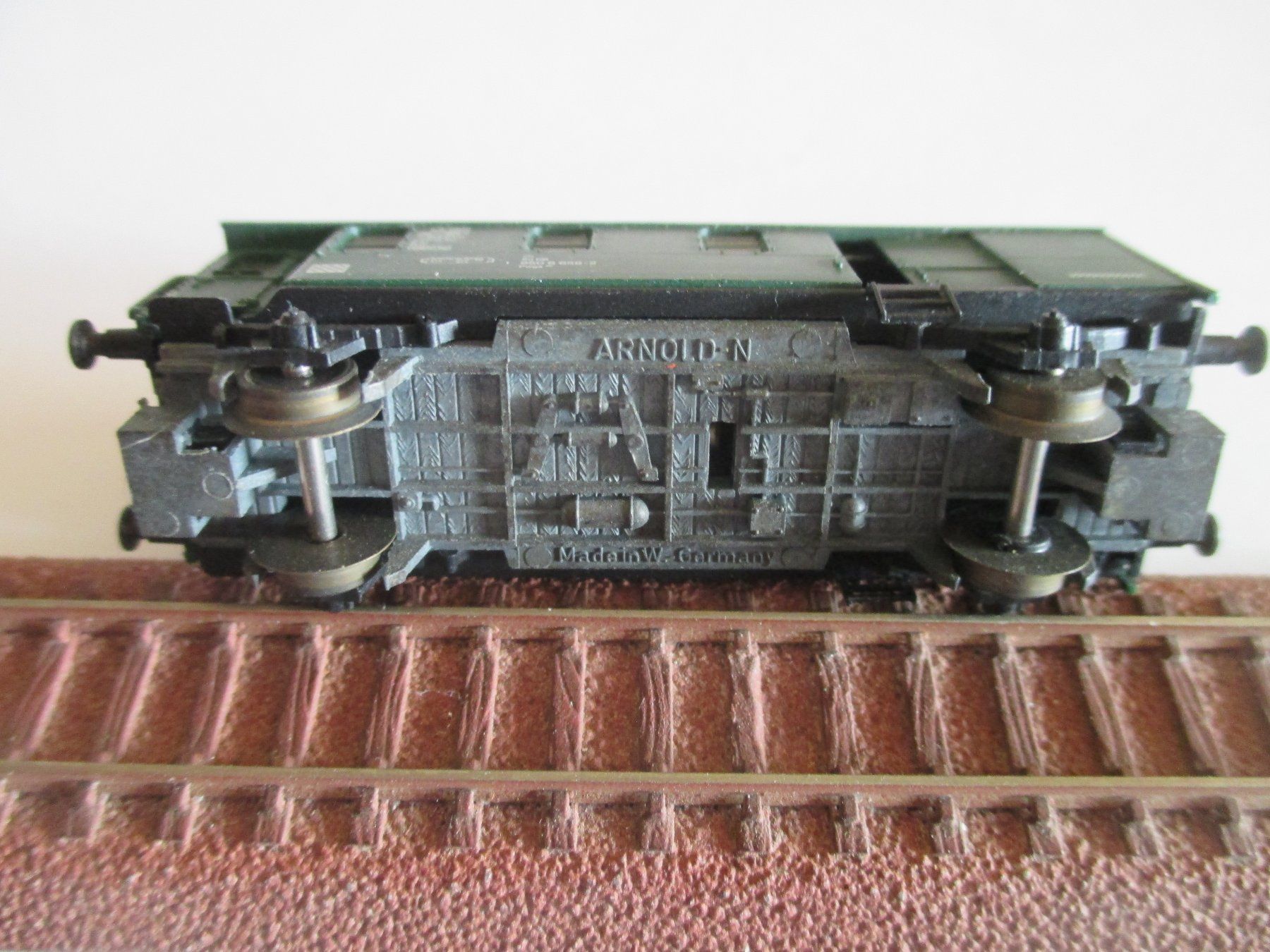 Arnold Modellini di ferrovie: Arnold Spur N DB Postwagen Gepäckwagen – Usato da Breitenbach venduto da anti11 3