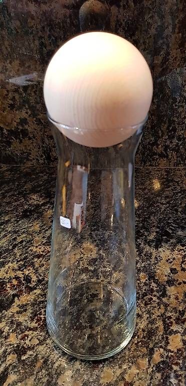 Caraffe: Zirbe-Kugel mit Karaffe 1 lt. – Usato da Gamprin venduto da Holzkunst. 2