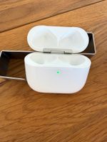 APPLE AirPods 4 Charging Case
