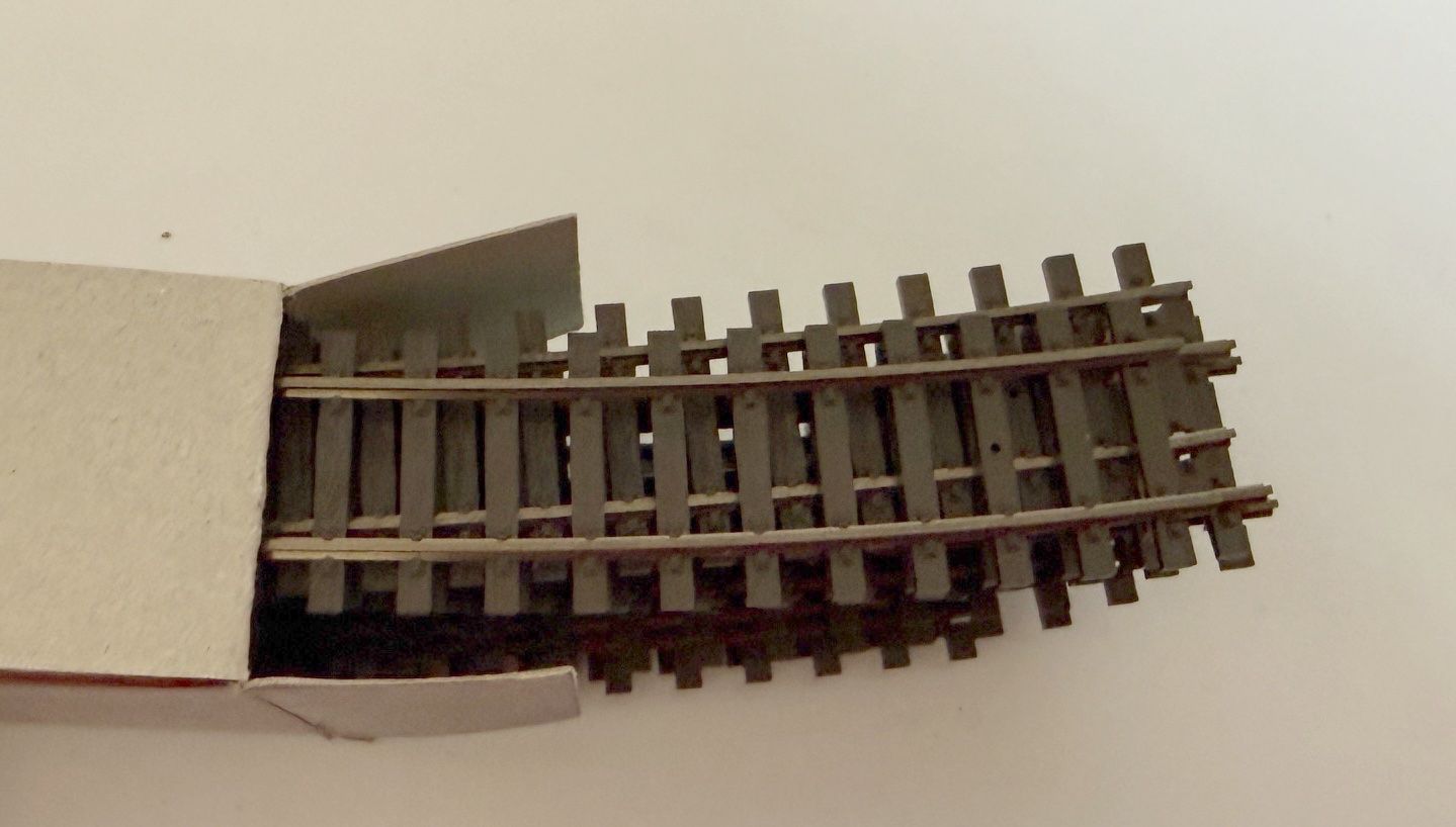 Bemo Modellini di ferrovie: Bemo Gleis gebogen 12° Art. 4294 557 – Nuovo e nell'imballaggio originale da Samedan venduto da Gischpel25 1