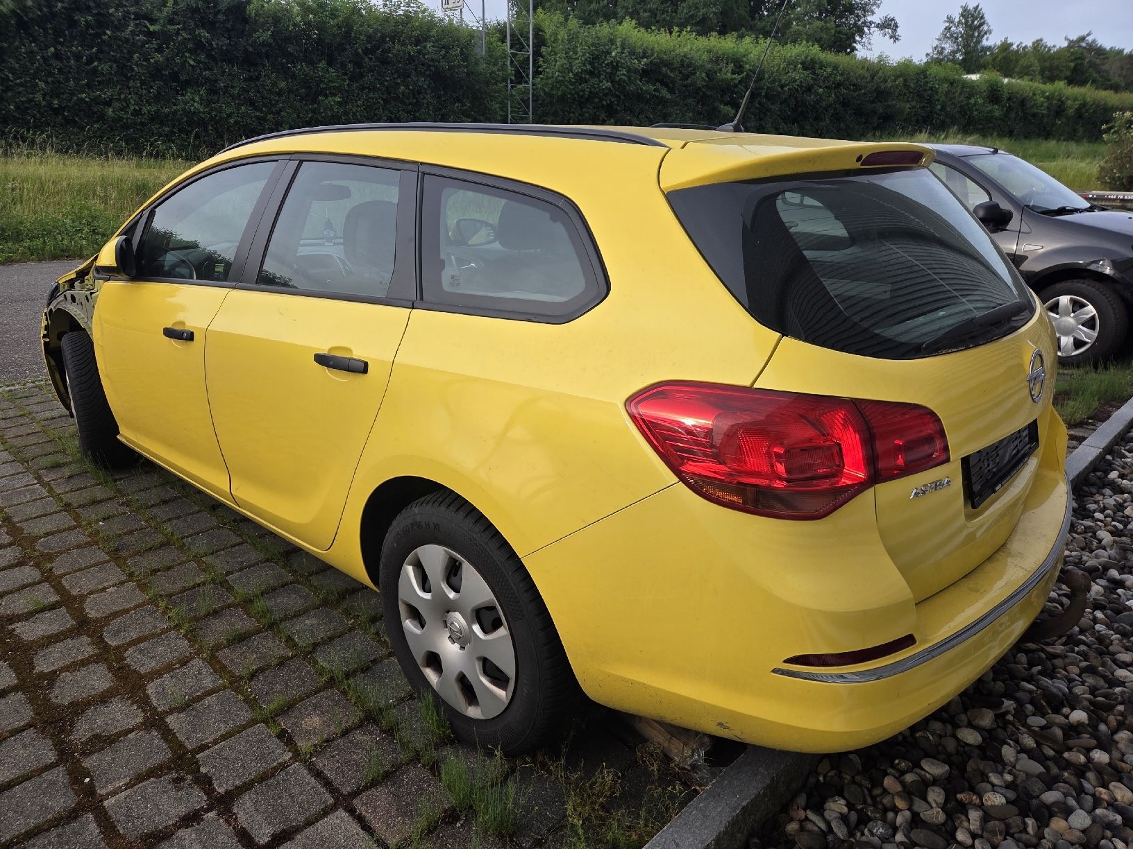Opel Automobili: Opel Astra J 1.6 Diesel  – Difettoso da Solothurn venduto da LYRELA 1