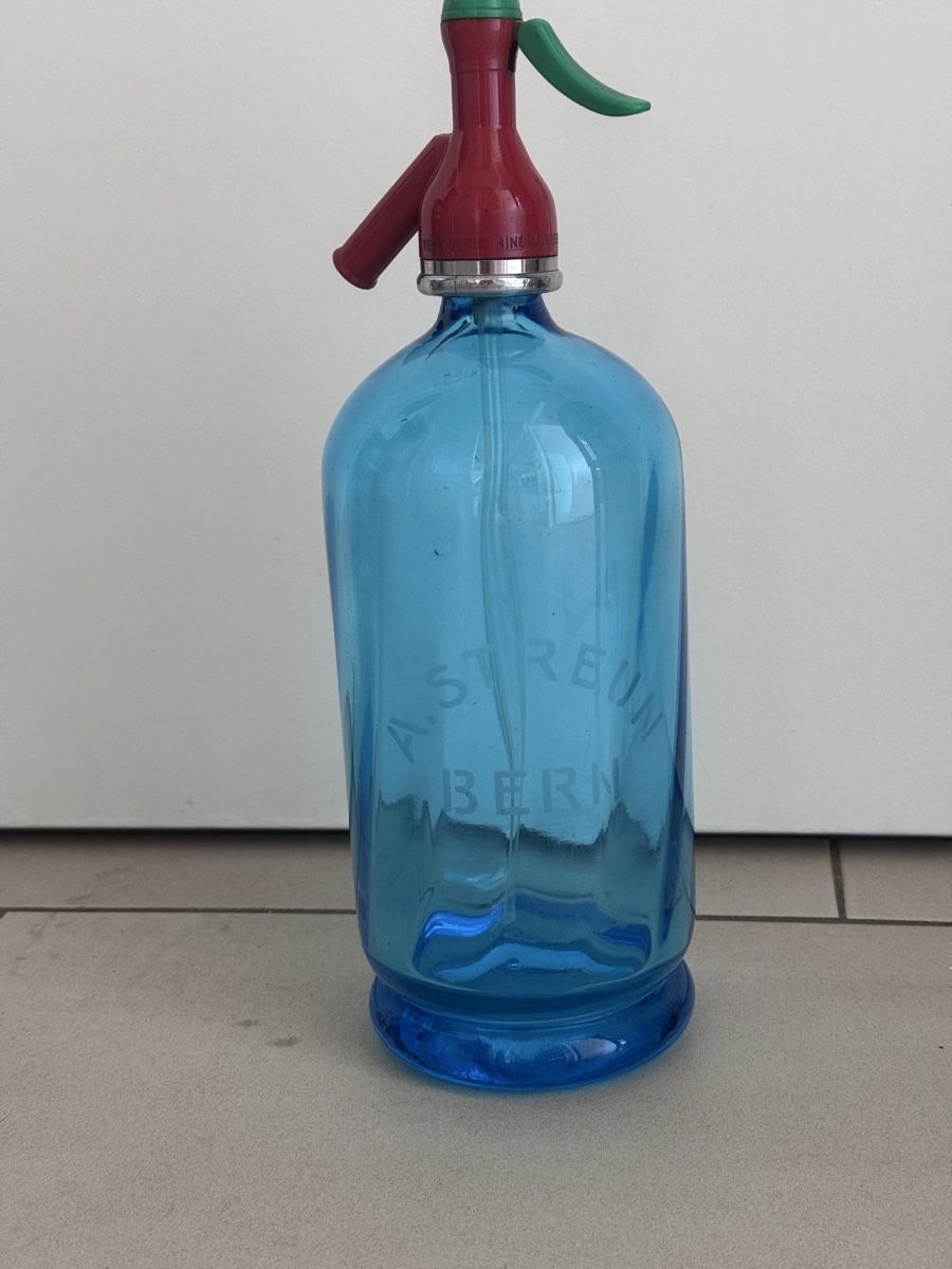 Bouteilles: Siphonflasche blau – D'occasion à Bern par tschuggi