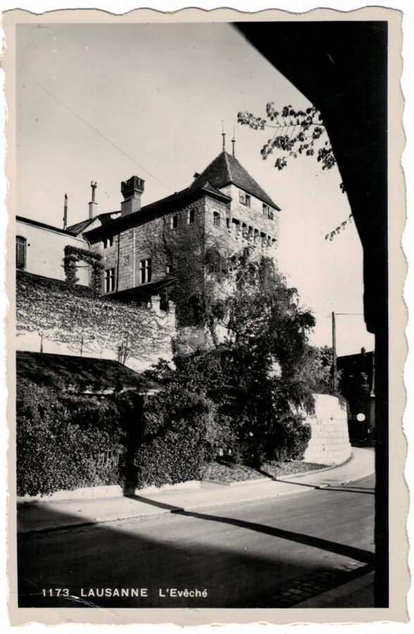 Cartoline postali: Lausanne, l'Evêche, circulée 1950 – Usato da Frauenfeld venduto da POML