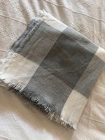 Scarf grey and white