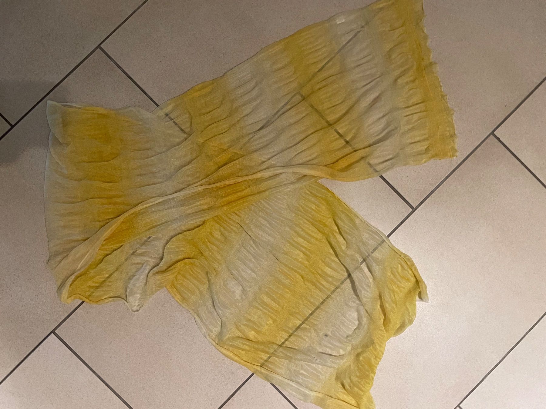 Foulard & Sciarpe: Schal gelb – Usato da Solothurn venduto da sil_g6ph