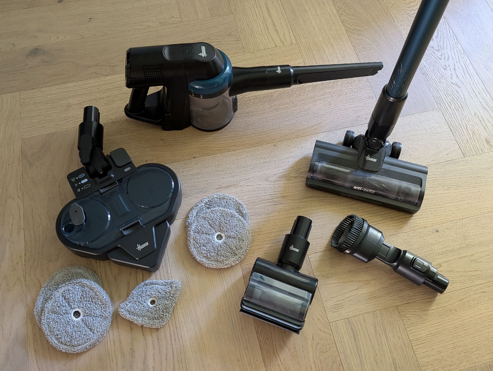 Hoover Aspirapolveri & Accessori: Hoover HF4 Plus Akku Staubsauger  – Usato da Luzern venduto da Tdawg54