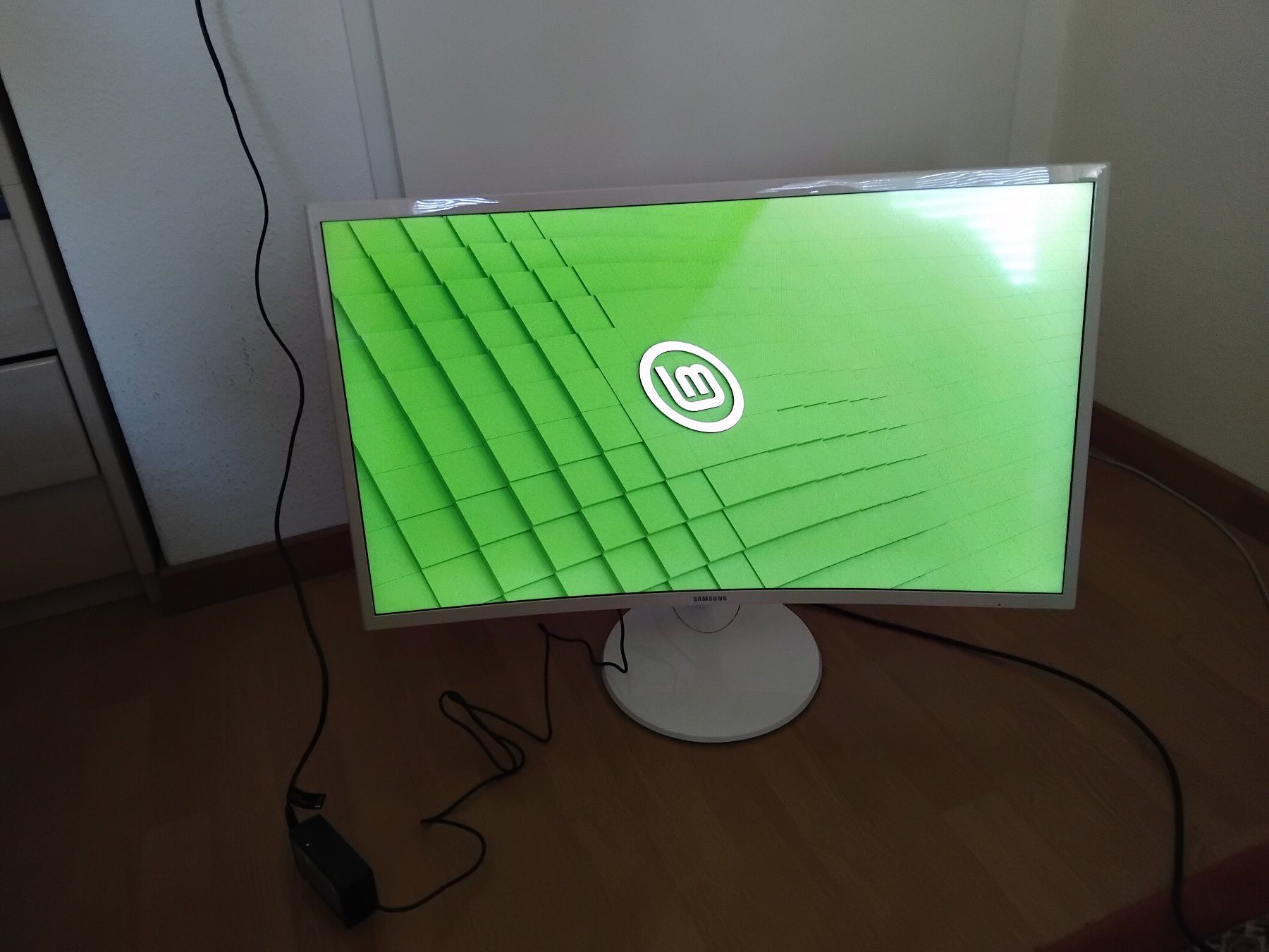 Samsung Monitor: Monitor Samsung C32F391FWU – Usato da Lauwil venduto da wartender