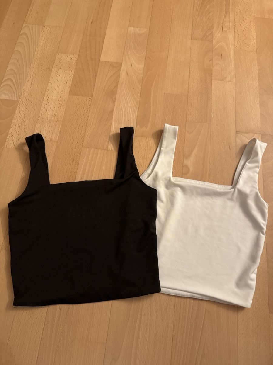 Blusen, T-Shirts & Tops: 2 Tops – Neu (gemäss Beschreibung) aus Uzwil von ale_27xy