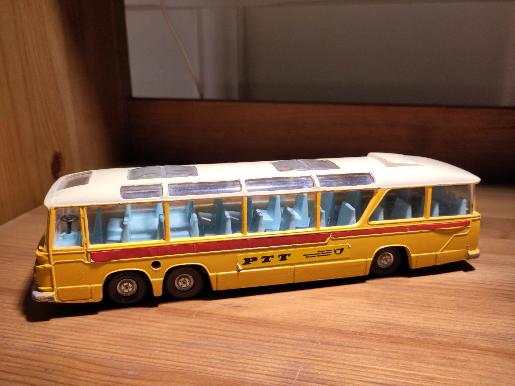 Dinky Toys Modellini d'auto: Modellauto Dinky Vega Major Luxury Coach Postauto – Usato da Bülach venduto da Tiefschlaflos