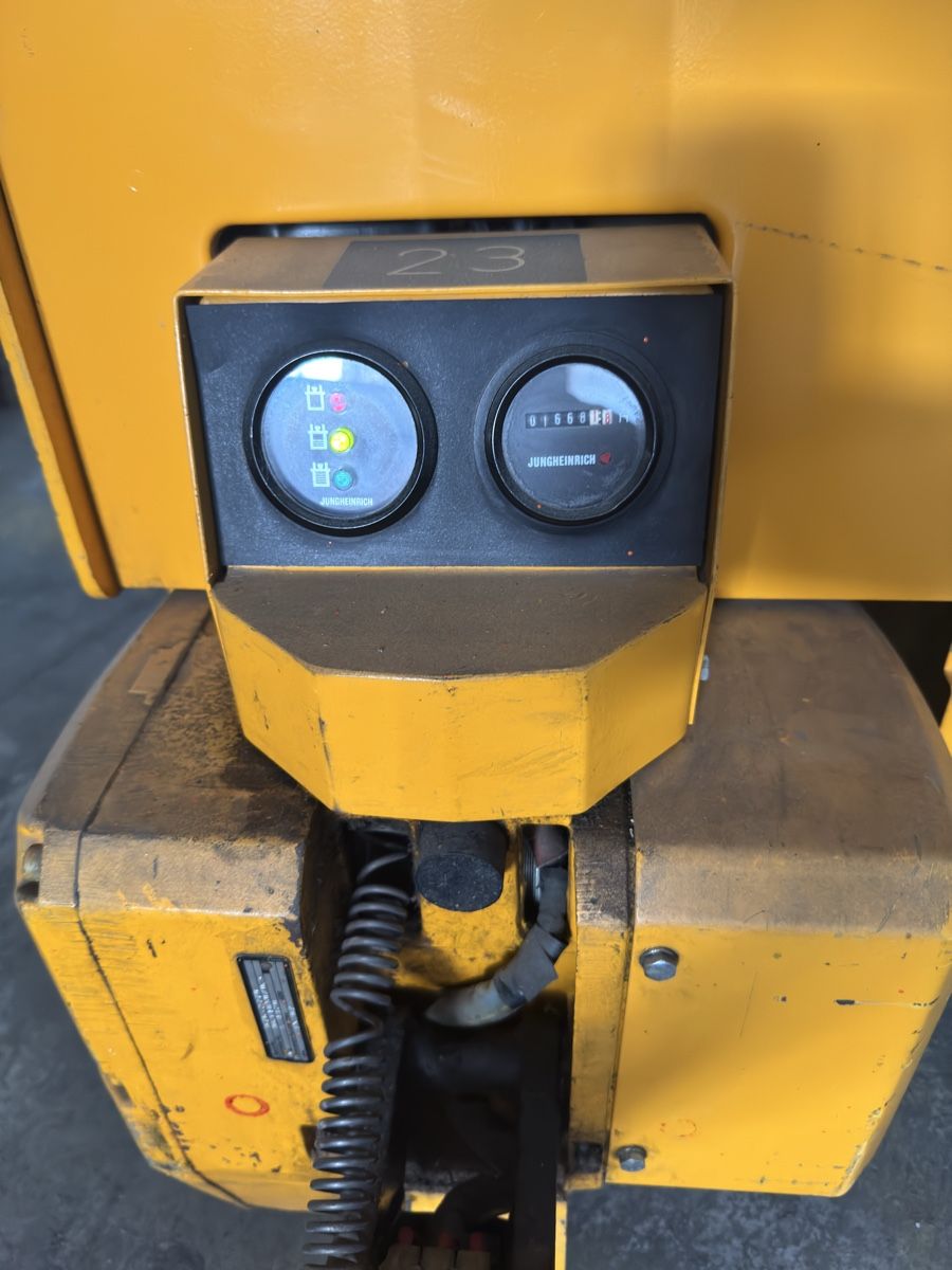 Jungheinrich Carrelli elevatori e a forche: Jungheinrich Stapler – Usato da Bazenheid venduto da Sebi9602 1