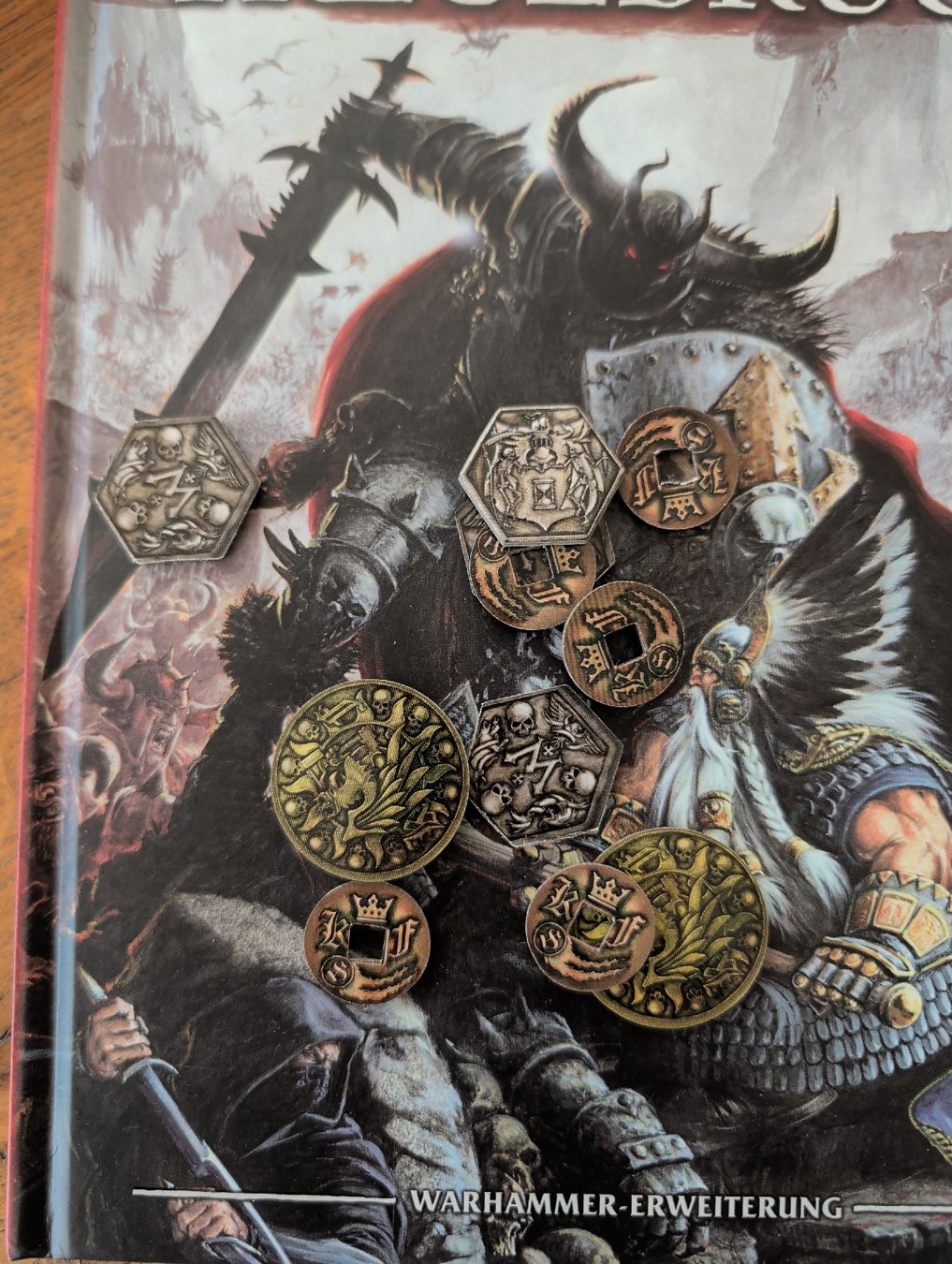 Giochi: Warhammer Fantasy Triumph & Treuebruch – Nuovo (secondo la descrizione) da Luzern venduto da roene 5