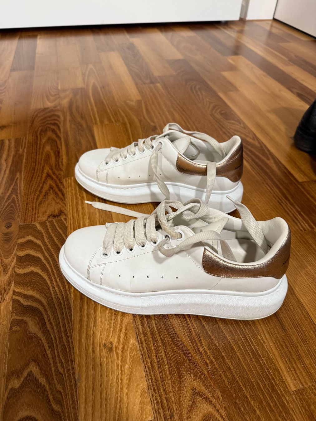 Alexander Mcqueen Damenschuhe: Alexander McQueen Sneakers – Neu (gemäss Beschreibung) aus Aeugst am Albis von AnaisS99 1