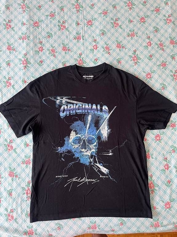 T-shirt: MAGLIETTA JACK&JONES – Usato da Caslano venduto da Dr.Bread