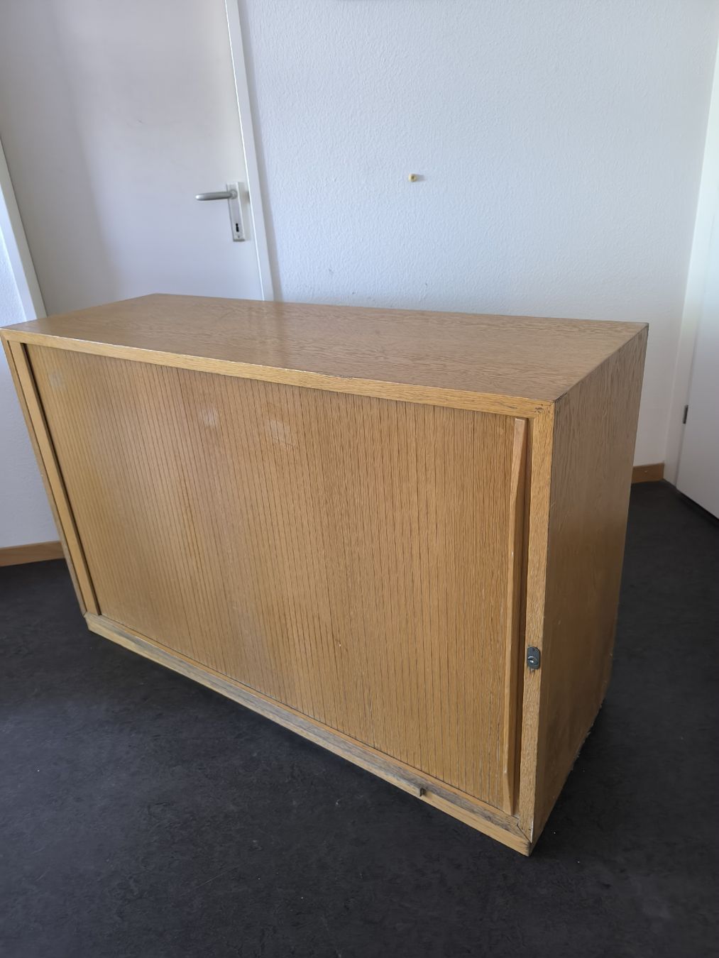 Commodes: Sideboard mit Schiebetür – D'occasion à Zürich par pokebros