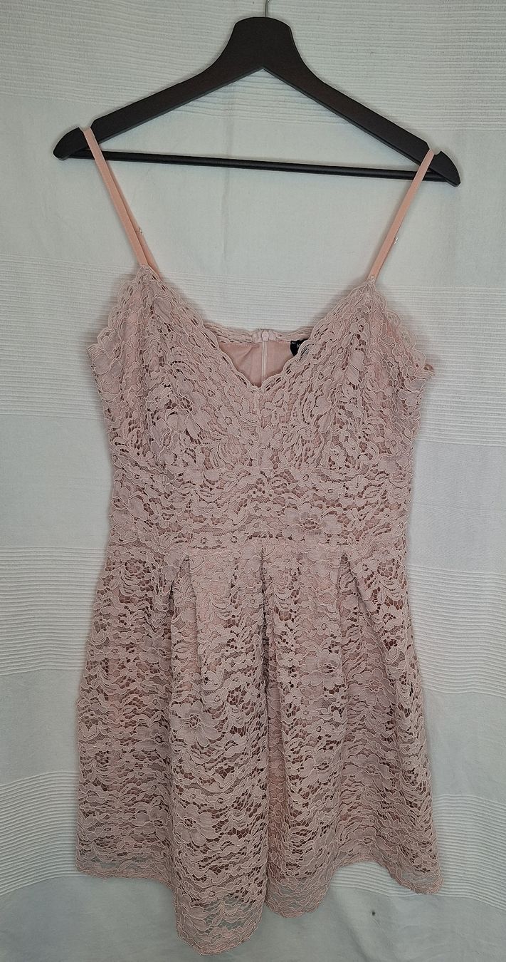 Kookai Vestiti: Kookai Spitzenkleid, blush-rosa – Usato da Zürich venduto da Milas_closet