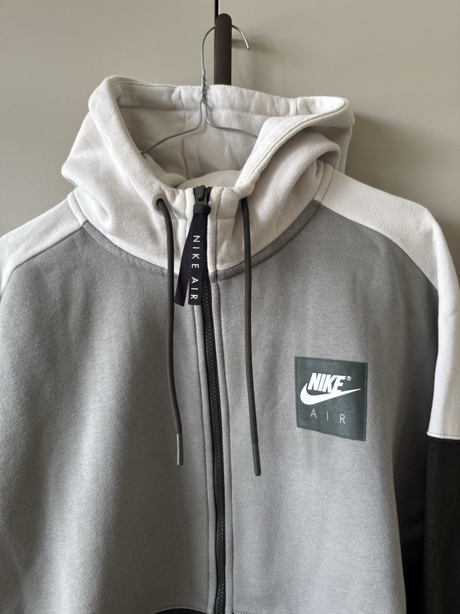Nike Giacche: Nike Air Jacket – Usato da Châtel-St-Denis venduto da Lou_Hock 1