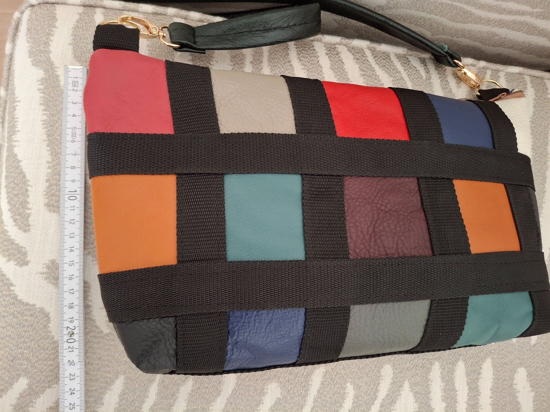Borse da donna: Farbige Crossover-Ledertasche, neuwertig – Nuovo e nell'imballaggio originale da Bellikon venduto da MellonCollieMitTwint 3