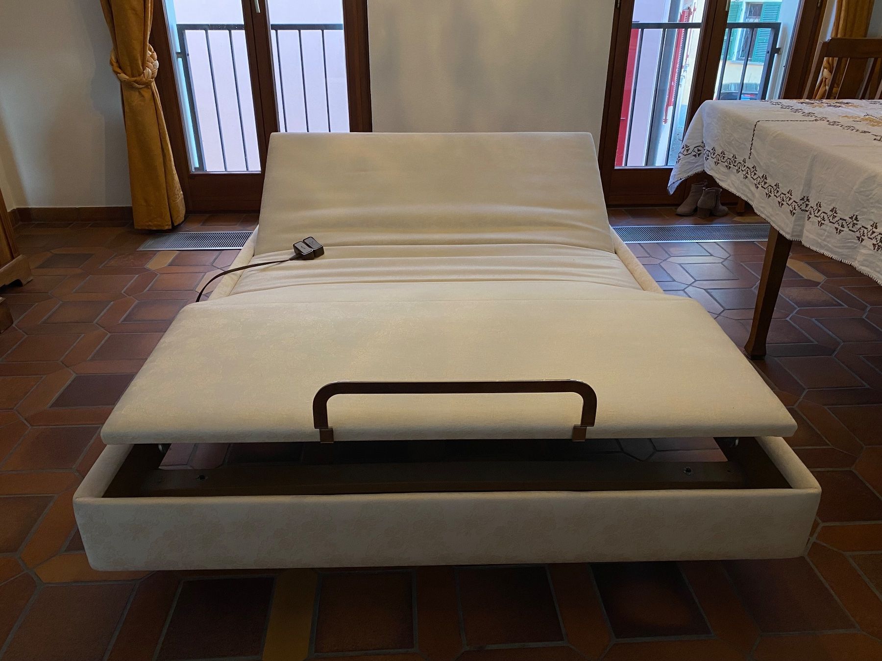 Letti: Letto elettrico Superba – Usato da Bellinzona venduto da chr_b8gp