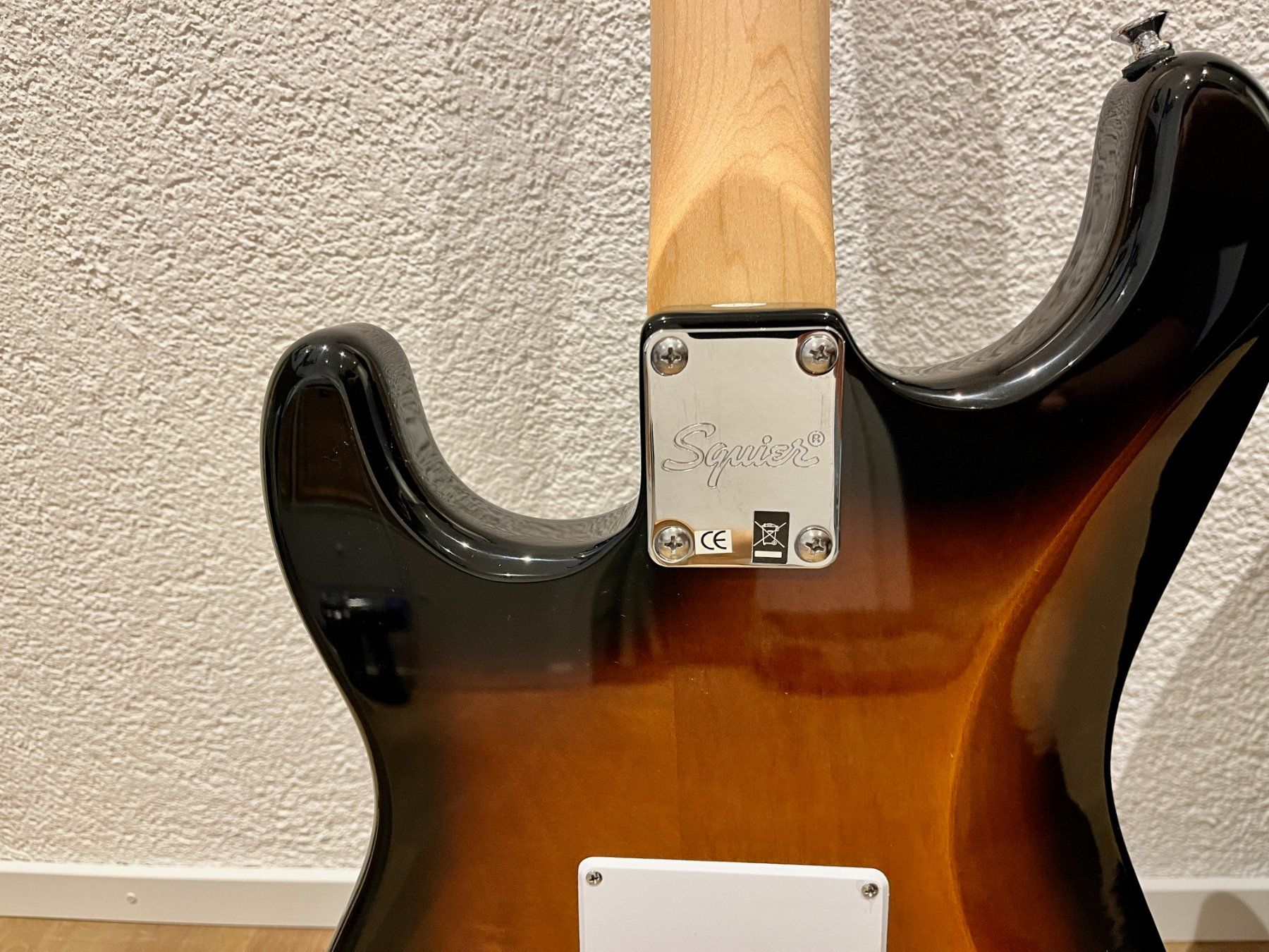 Musikinstrumente: Fender Squier Stratocoaster Set – Neu (gemäss Beschreibung) aus St. Ursen von Stepz 4