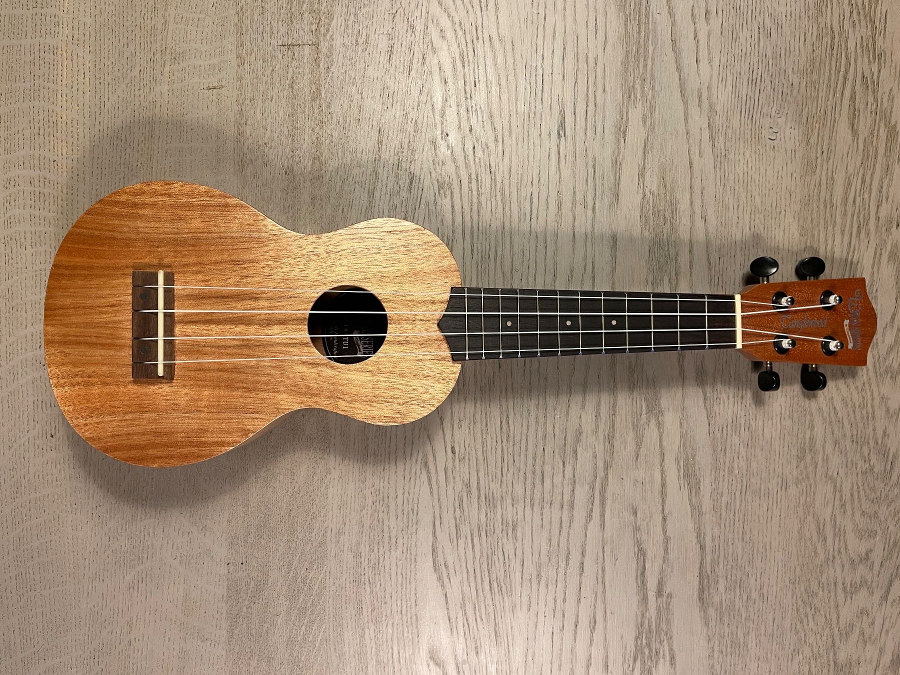 Strumenti musicali: Sopran Ukulele – Usato da Zürich venduto da Robbe2