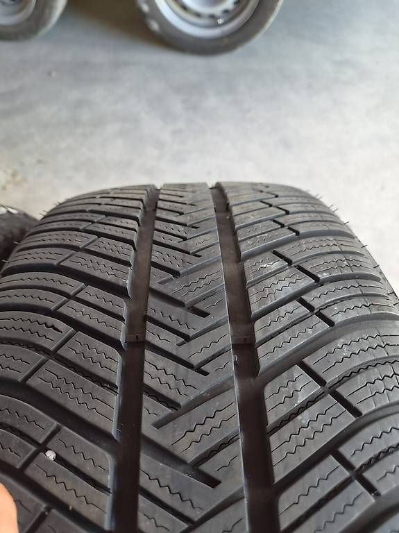 Sonstiges Schreiben & Zeichnen: Pneu michelin 255/45/19 – Gebraucht aus Granges-de-Vesin von cle_8f5j 3