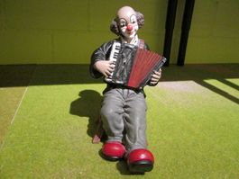 Gilde Clown Der musikalische Akkordeonspieler ohne OVP