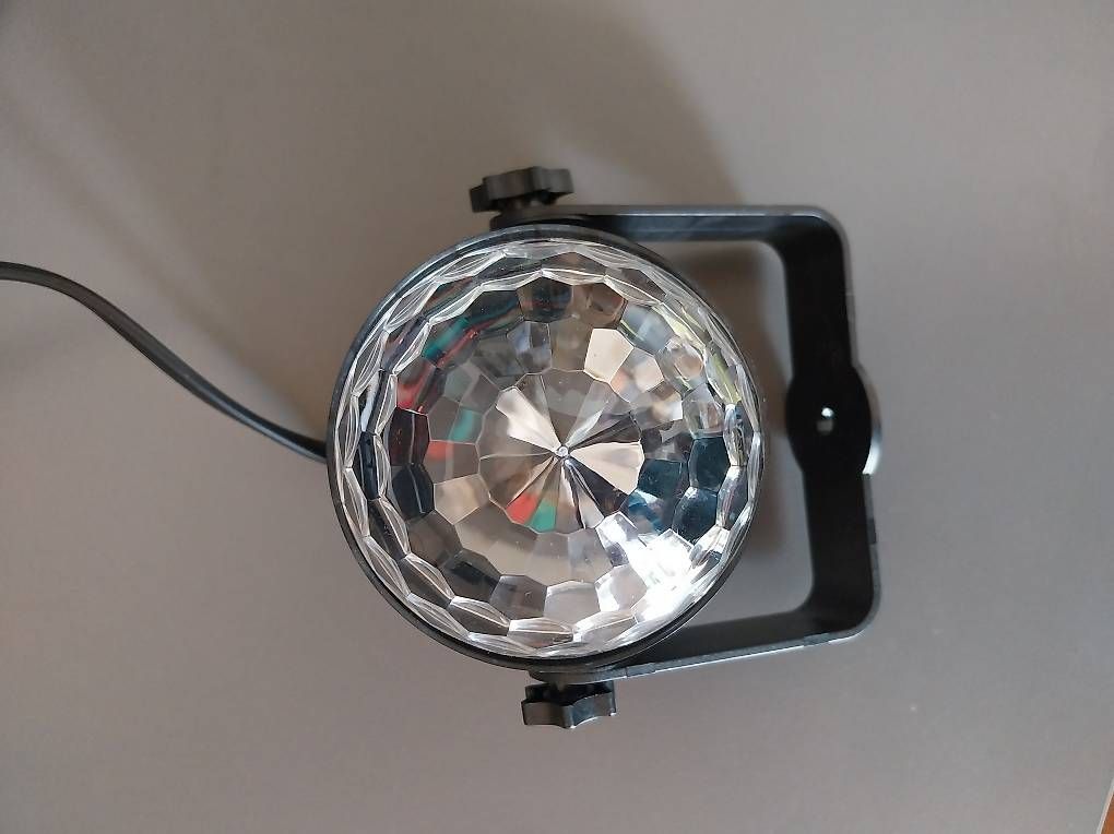 Tutte le decorazioni: 1xStrobo Licht und 2x LED Disko Kugeln – Usato da Bennwil venduto da gab_v6rw 1