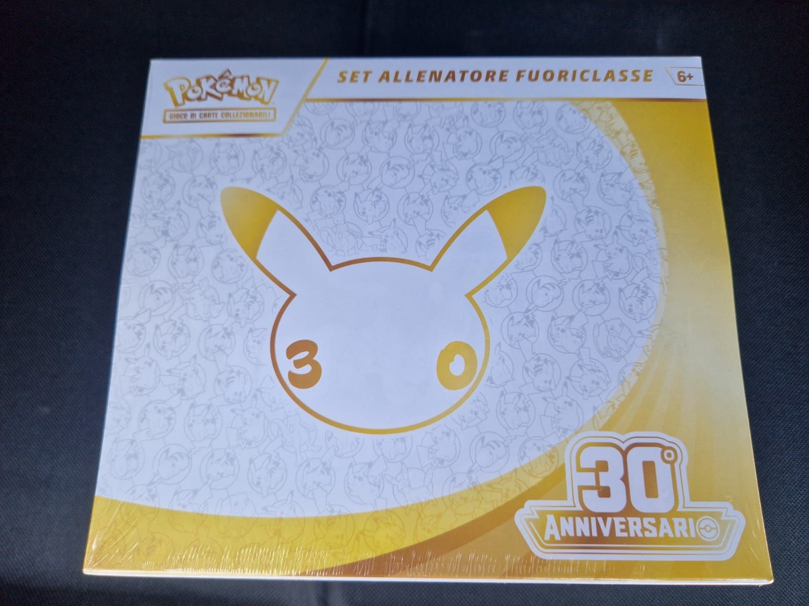 Pokémon Carte collezionabili: Pokémon 30th Anniversario ETB – Nuovo e nell'imballaggio originale da Lostallo venduto da cha_lx5j