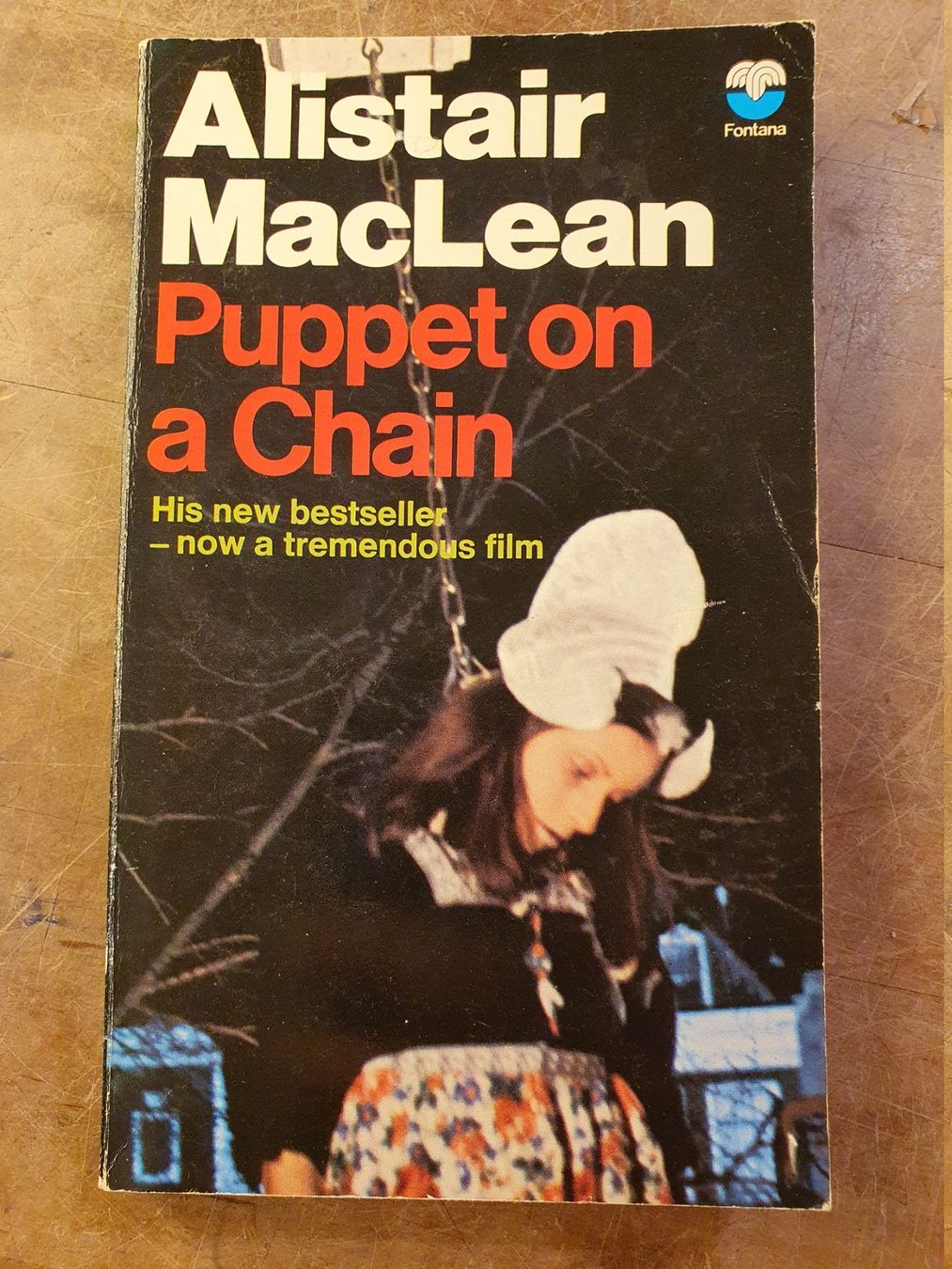 Libri: Puppet In A Chain - Alistair Maclean – Usato da Zürich venduto da loosebone
