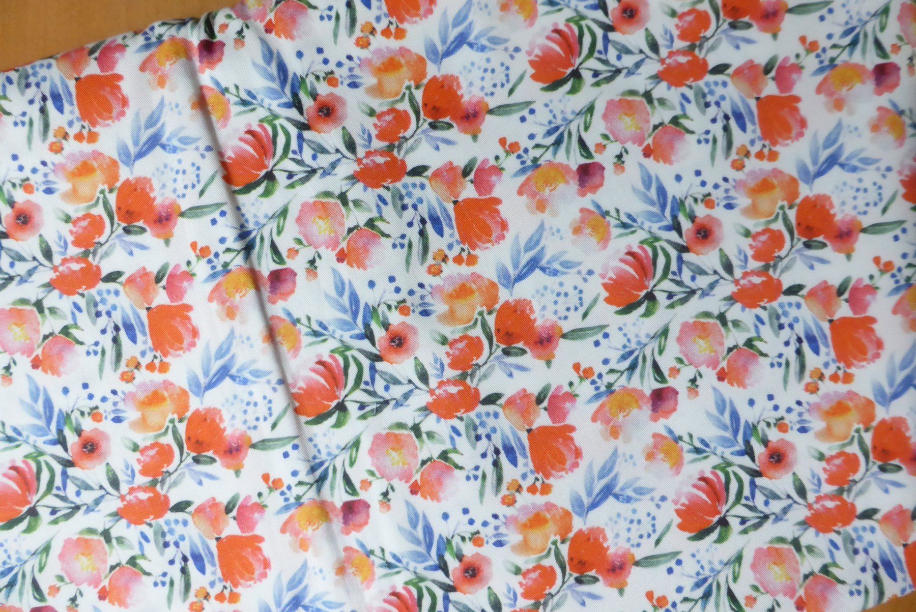 Tessuti: Patchwork - BW blau-orange-weiss Blumenmuster - 50 x 72 cm – Nuovo (secondo la descrizione) da Brunnadern venduto da pinkfaden 1